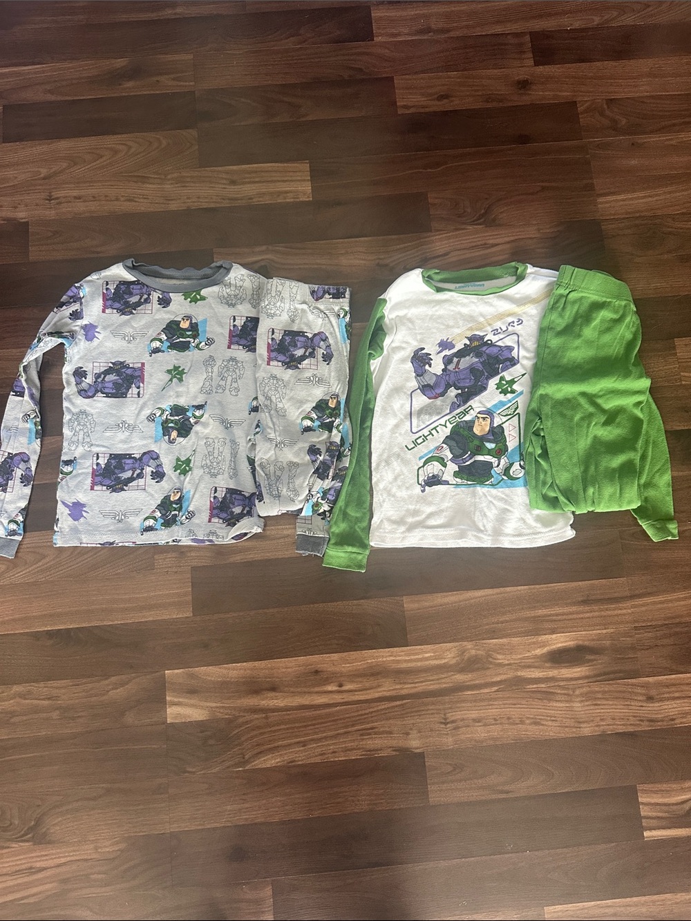Kids' Green and White Pajama Top and Pants Set ( Buzz Lightyear )